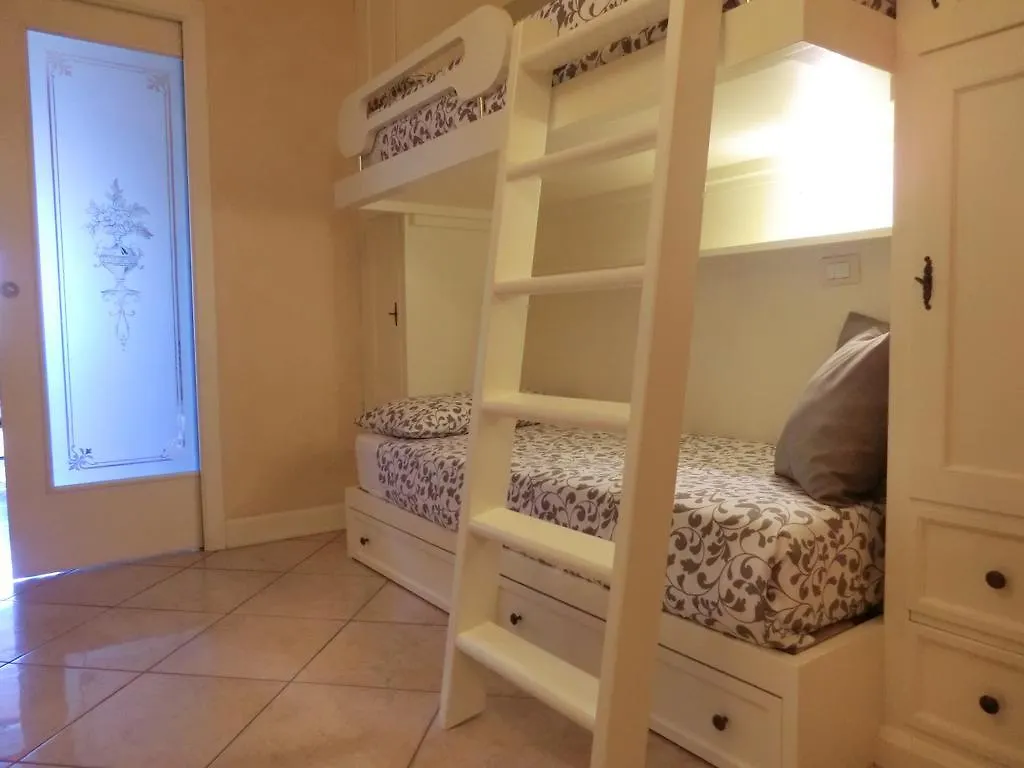 Doctor House Desenzano Appartement Desenzano del Garda